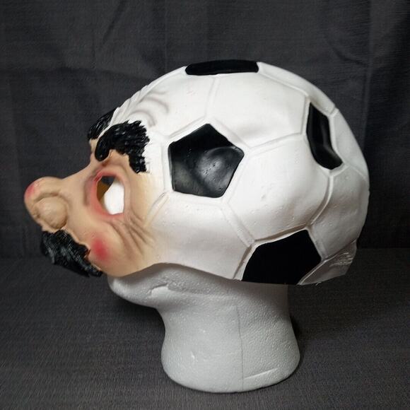 Vintage Totally Ghoul Halloween Mask Soccer Full Head Rubber Vinyl Mask NSL FIFA - Picture 4 of 6